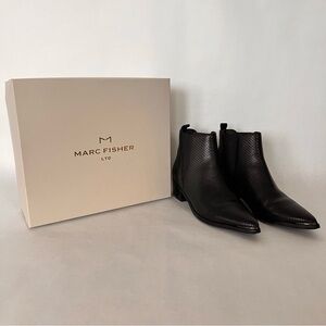 Marc Fisher Black Snakeskin Chelsea Boots Low Heel Women’s Size 7 M
